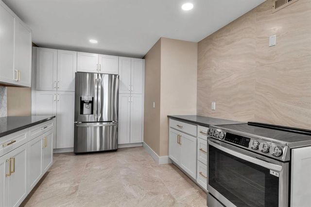 5757 GULF OF MEXICO DRIVE 110, Longboat Key, FL 34228