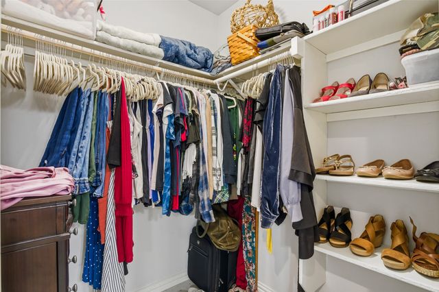 1116 S Hazelwood Street, Sherman, TX 75090