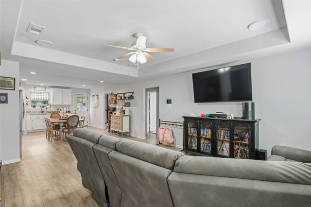 1116 S Hazelwood Street, Sherman, TX 75090