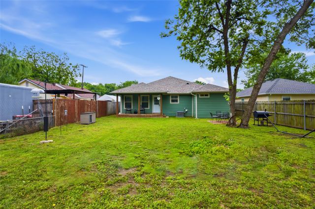 1116 S Hazelwood Street, Sherman, TX 75090