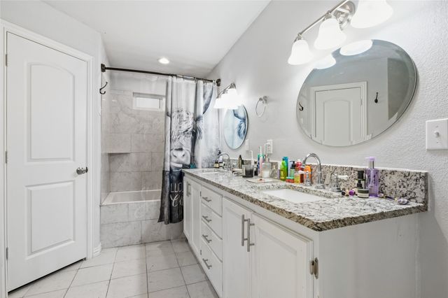 1116 S Hazelwood Street, Sherman, TX 75090