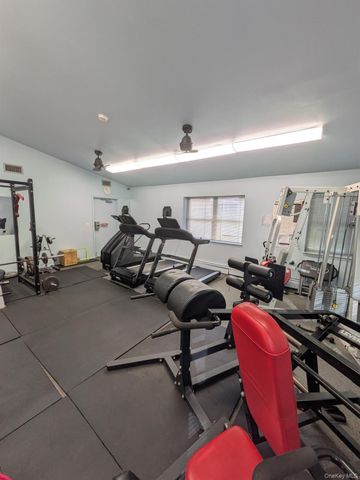 2453 B Union Boulevard 15A, Islip, NY 11751