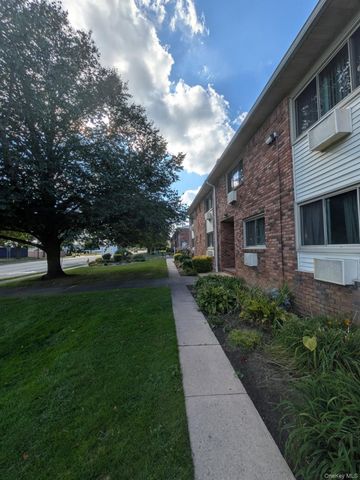 2453 B Union Boulevard 15A, Islip, NY 11751