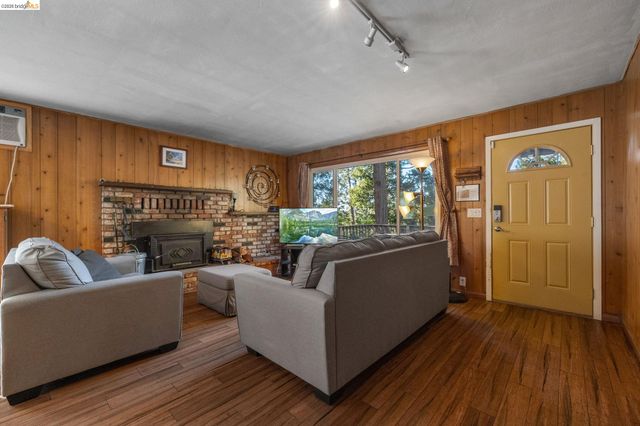 24363 Jeanita Ln, Mi Wuk Village, CA 95346