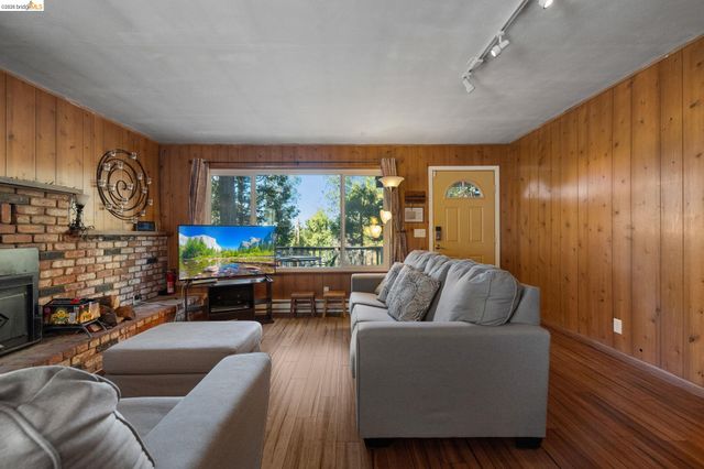 24363 Jeanita Ln, Mi Wuk Village, CA 95346