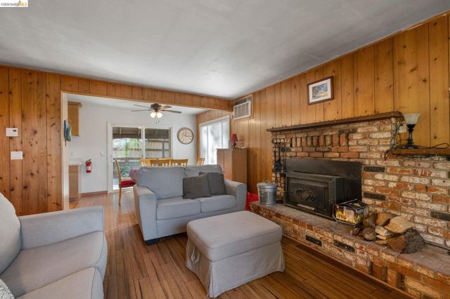 24363 Jeanita Ln, Mi Wuk Village, CA 95346