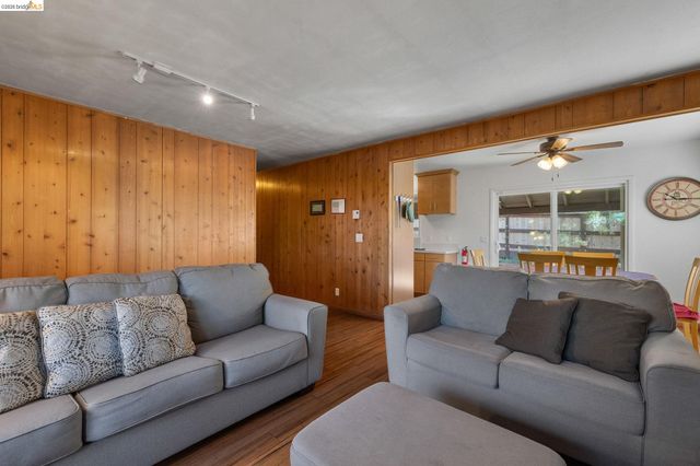 24363 Jeanita Ln, Mi Wuk Village, CA 95346