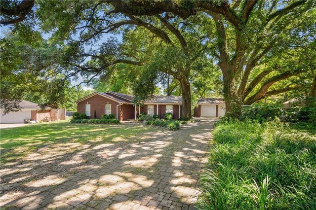 6923 Floyd Place, Theodore, AL 36582