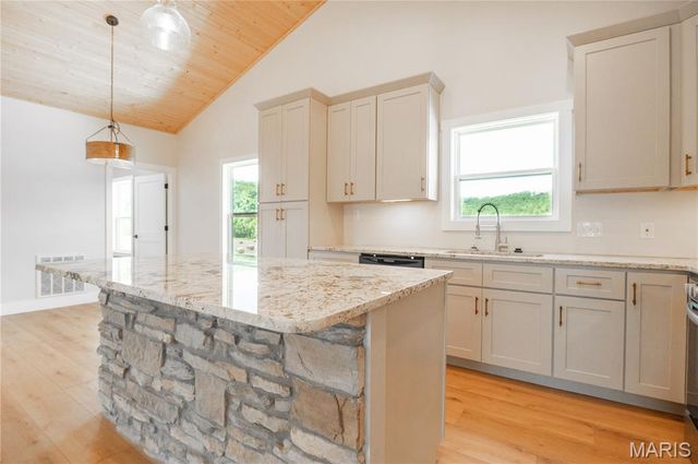 275 Riverside Drive, Van Buren, MO 63965