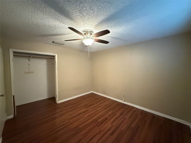 610 Via Corona, Mesquite, TX 75150