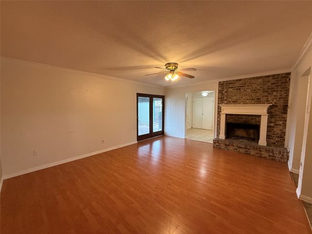 610 Via Corona, Mesquite, TX 75150