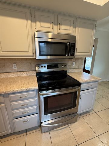 610 Via Corona, Mesquite, TX 75150