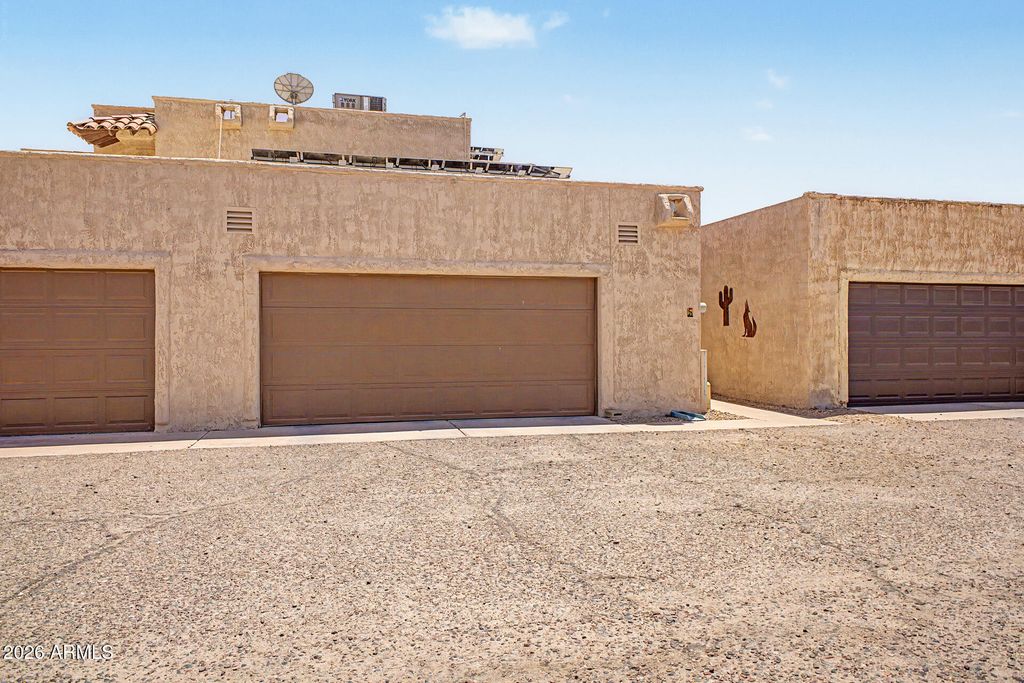 Image 2 of property listing at 1915 N AVENIDA DE PALMAS -- 5, Casa Grande, AZ 85122