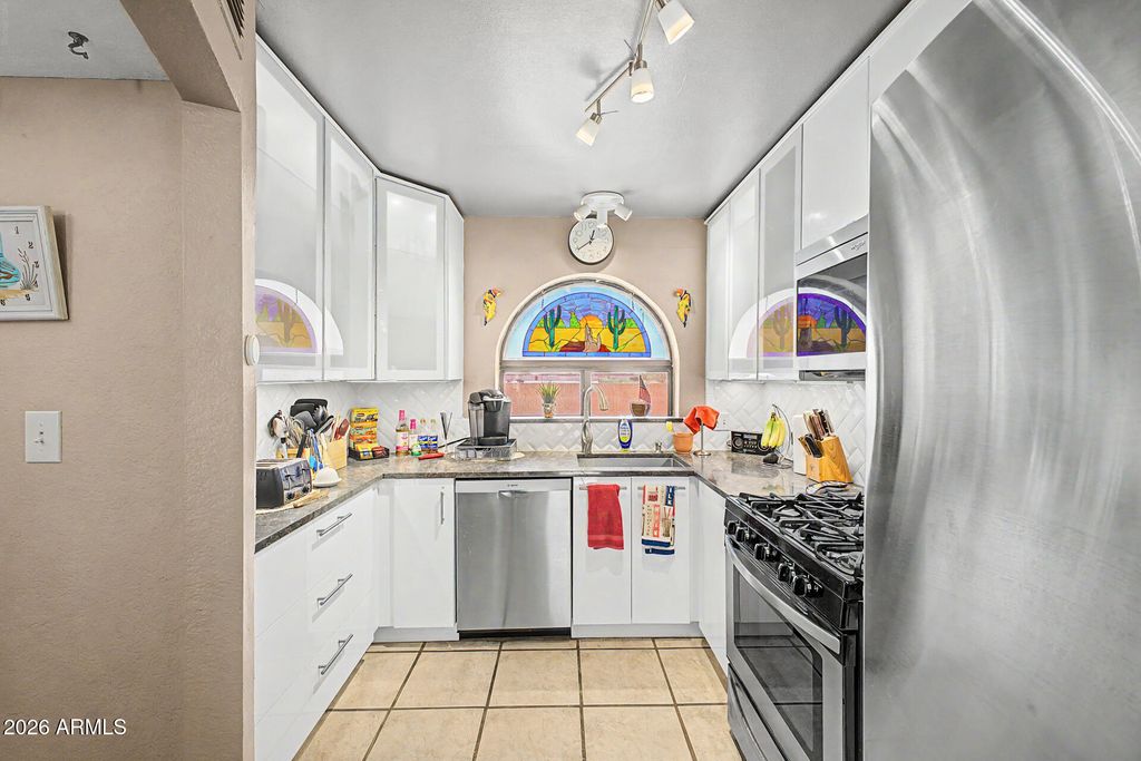 Image 9 of property listing at 1915 N AVENIDA DE PALMAS -- 5, Casa Grande, AZ 85122