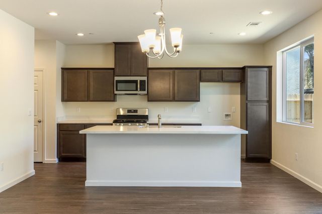 3150 Vermillion Dr, Stockton, CA 95206