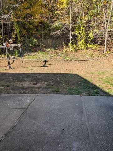 158 Green 158, Clinton, MA 01510