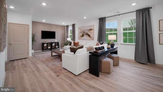 110 CHRISTINA DR, York, PA 17404