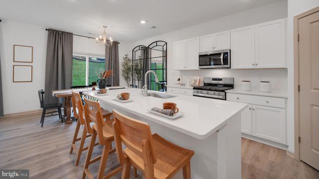 110 CHRISTINA DR, York, PA 17404