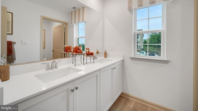 110 CHRISTINA DR, York, PA 17404
