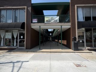 6776 N Northwest Highway, Chicago, IL 60631