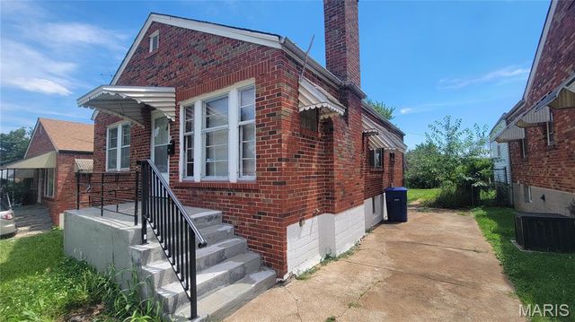 1810 Eton Lane, St Louis, MO 63147