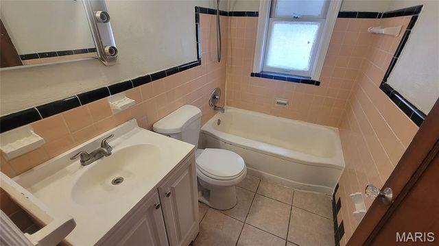 1810 Eton Lane, St Louis, MO 63147