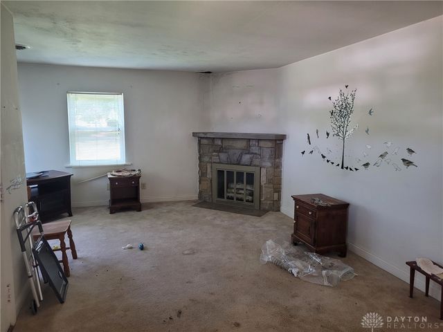 2402 John Glenn Road, Dayton, OH 45420