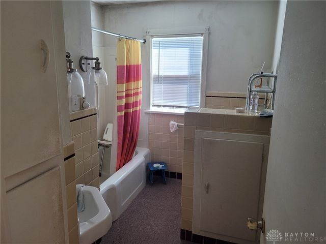 2402 John Glenn Road, Dayton, OH 45420