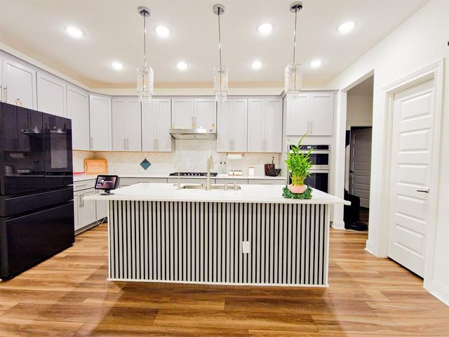 332 Turnbuckle BND, Leander, TX 78641