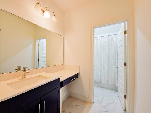 332 Turnbuckle BND, Leander, TX 78641
