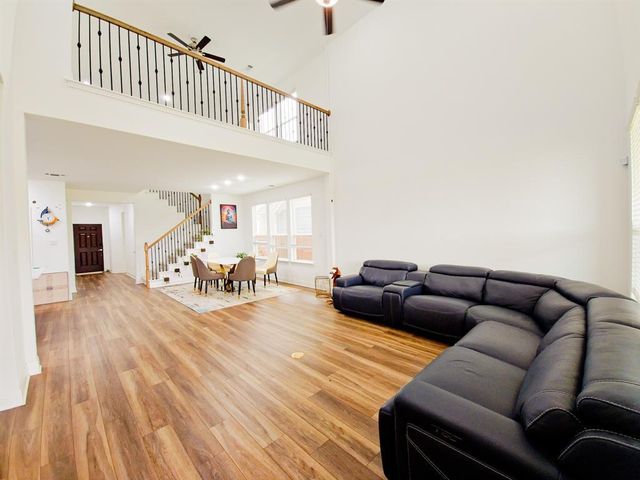 332 Turnbuckle BND, Leander, TX 78641
