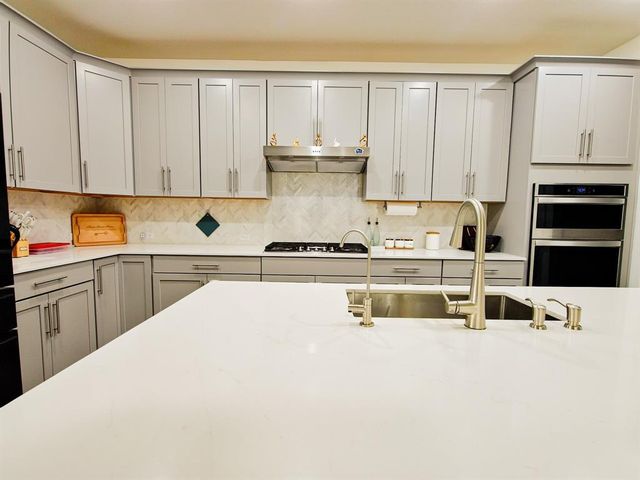 332 Turnbuckle BND, Leander, TX 78641