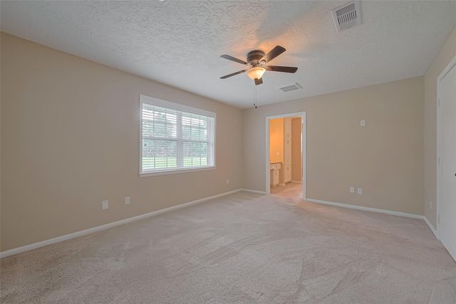 8 Riverwood Lane, Hempstead, TX 77445