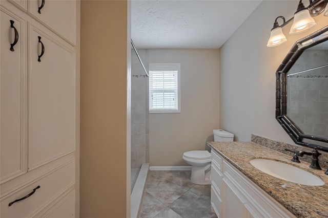 8 Riverwood Lane, Hempstead, TX 77445