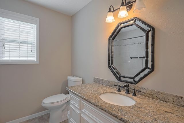 8 Riverwood Lane, Hempstead, TX 77445