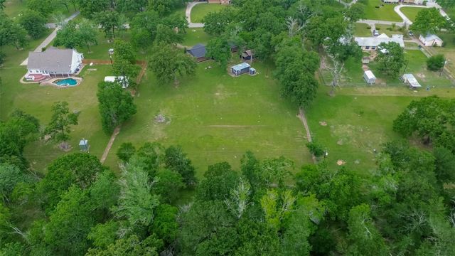 8 Riverwood Lane, Hempstead, TX 77445