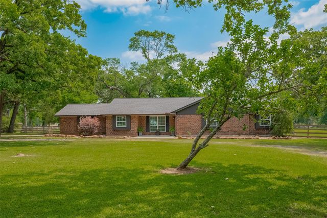 8 Riverwood Lane, Hempstead, TX 77445