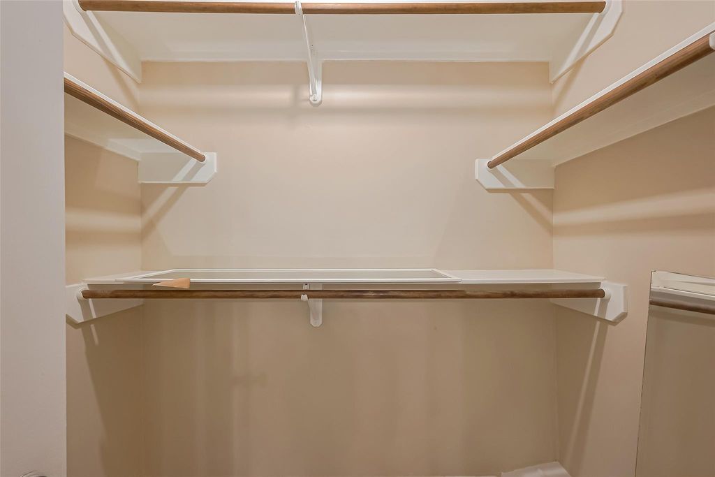 Image 38 of property listing at 8 Riverwood Lane, Hempstead, TX 77445