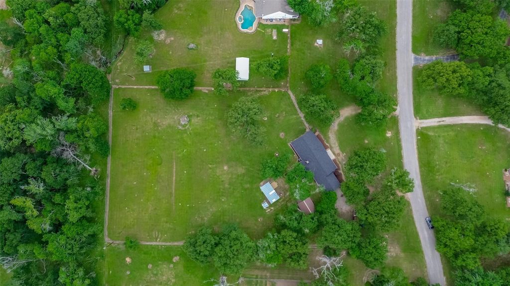 Image 48 of property listing at 8 Riverwood Lane, Hempstead, TX 77445