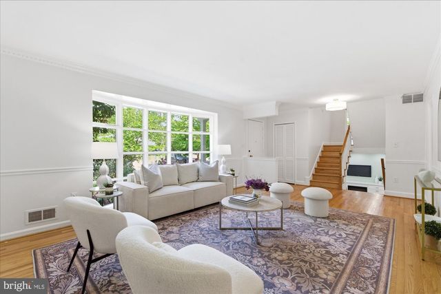2905 MAPLEWOOD PL, Alexandria, VA 22302
