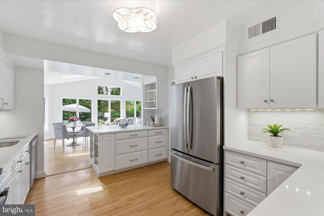 2905 MAPLEWOOD PL, Alexandria, VA 22302
