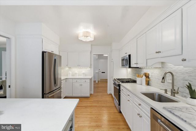 2905 MAPLEWOOD PL, Alexandria, VA 22302