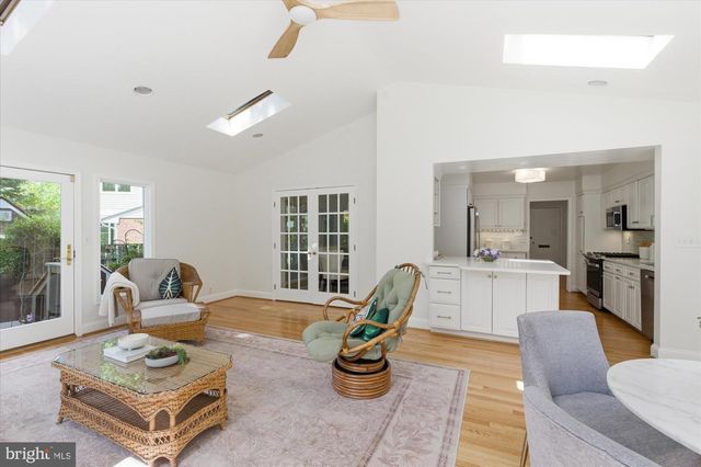 2905 MAPLEWOOD PL, Alexandria, VA 22302