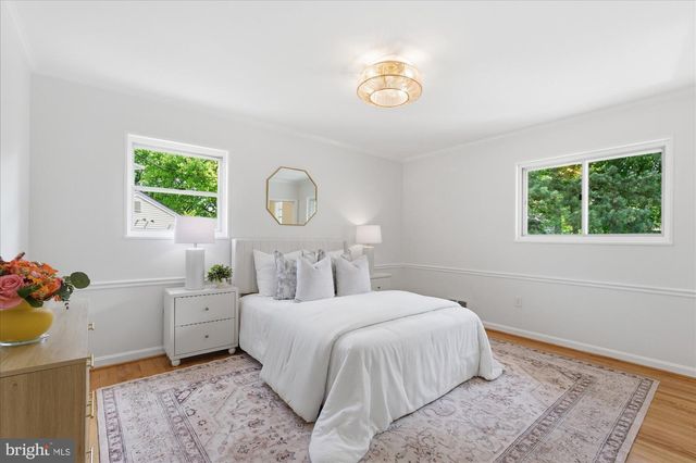 2905 MAPLEWOOD PL, Alexandria, VA 22302