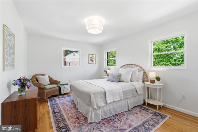 2905 MAPLEWOOD PL, Alexandria, VA 22302