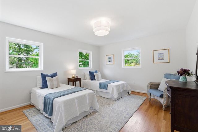 2905 MAPLEWOOD PL, Alexandria, VA 22302