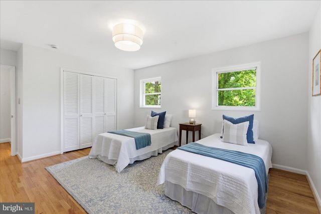 2905 MAPLEWOOD PL, Alexandria, VA 22302