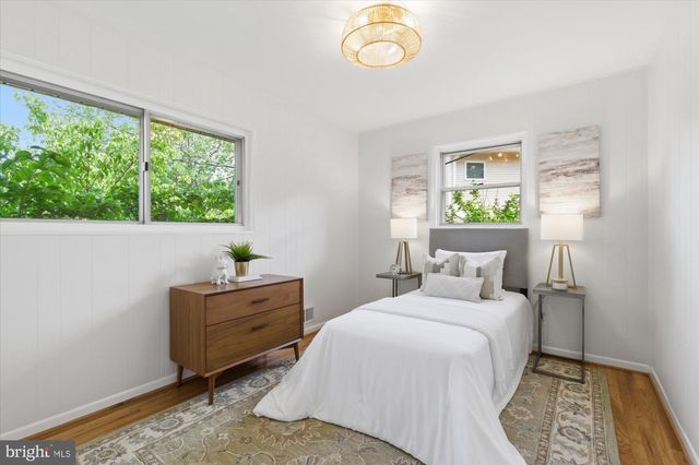 2905 MAPLEWOOD PL, Alexandria, VA 22302