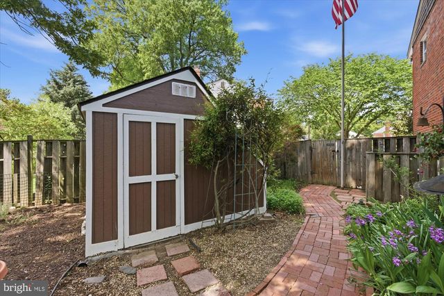 2905 MAPLEWOOD PL, Alexandria, VA 22302