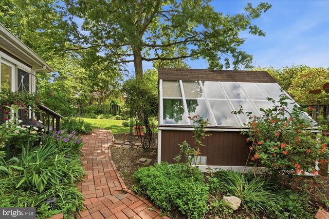 2905 MAPLEWOOD PL, Alexandria, VA 22302